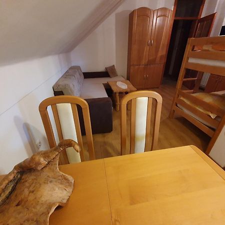 Miskar Rooms Cerknica Habitación foto