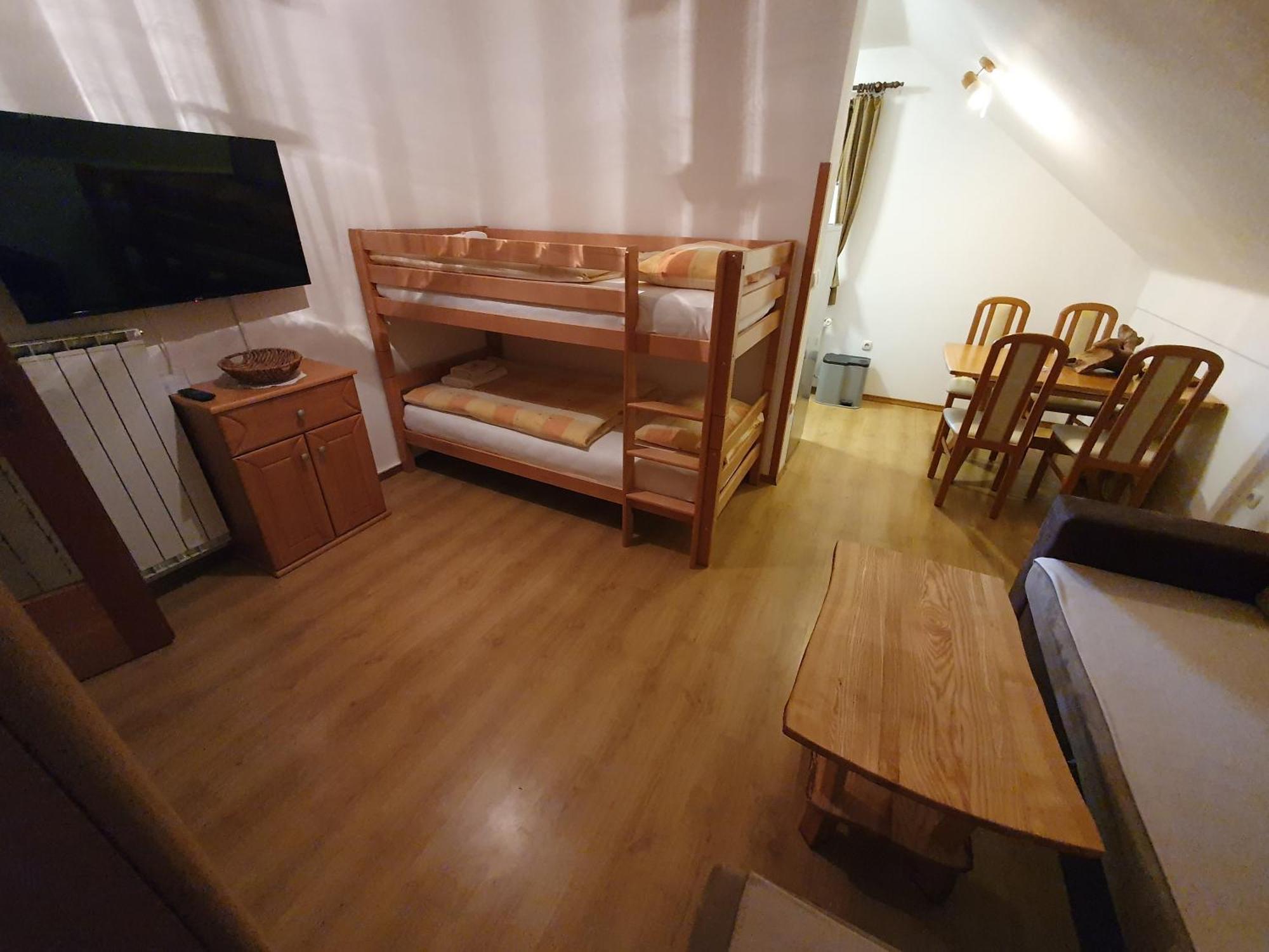 Miskar Rooms Cerknica Habitación foto