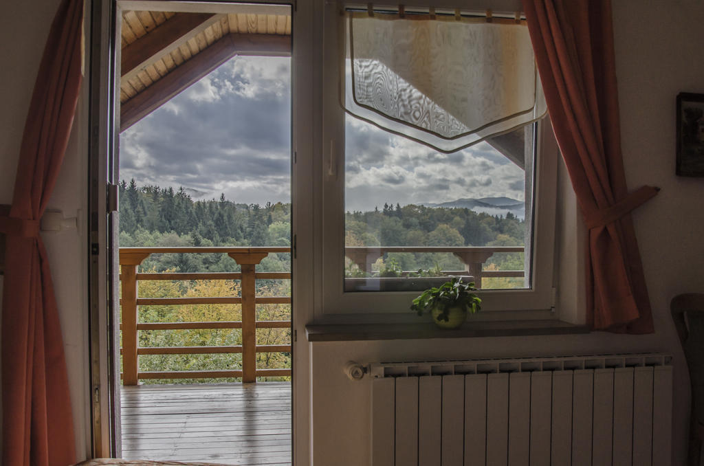 Miskar Rooms Cerknica Habitación foto